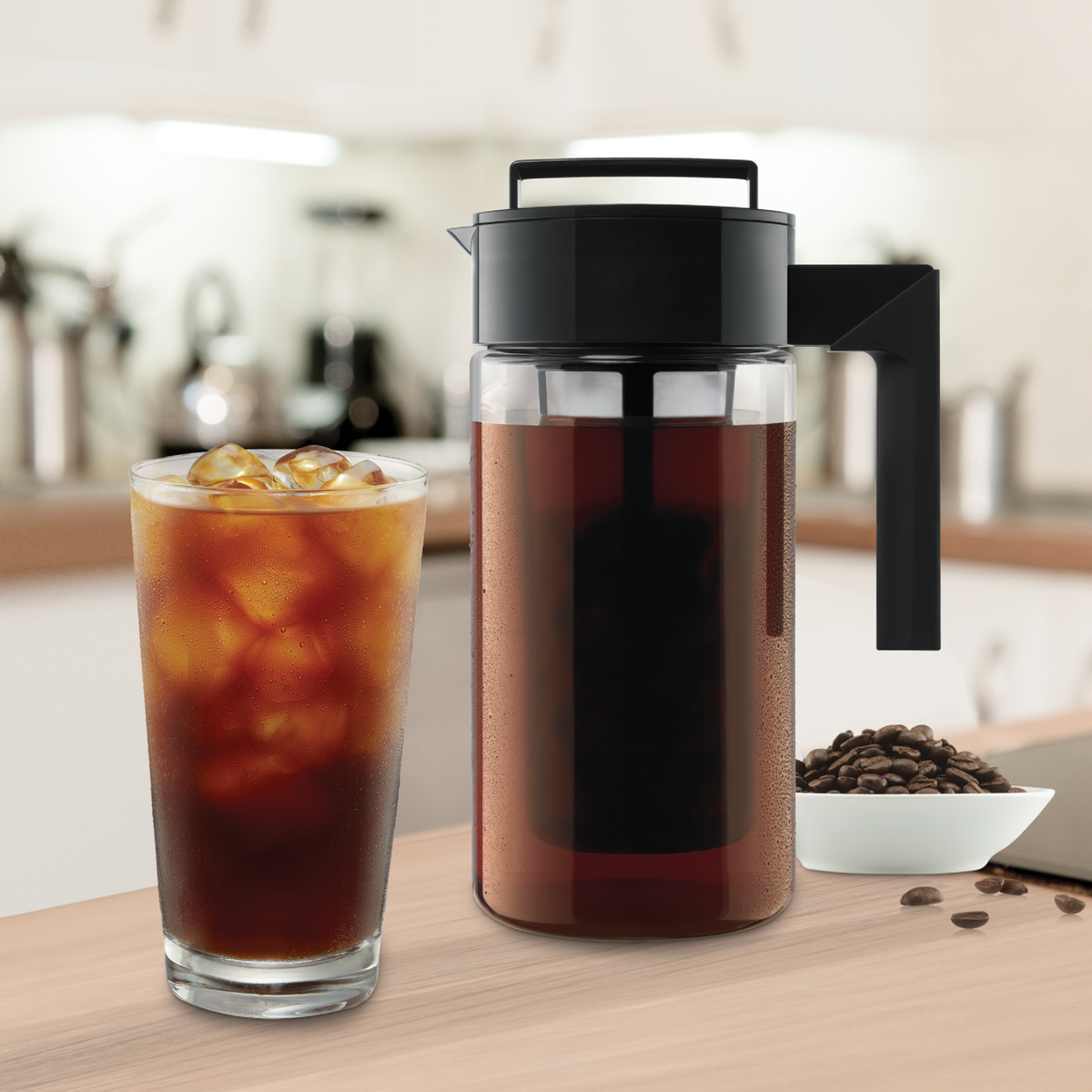 cold-brew-coffee-maker-v2 10310-ColdBrewCoffeeMaker-1qt-lifestyle2.png
