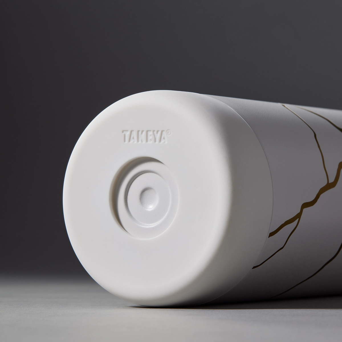 kintsugi-water-bottle-with-straw-lid-l6 51389-TK_HO25_Kintsugi_Takeya9255.png