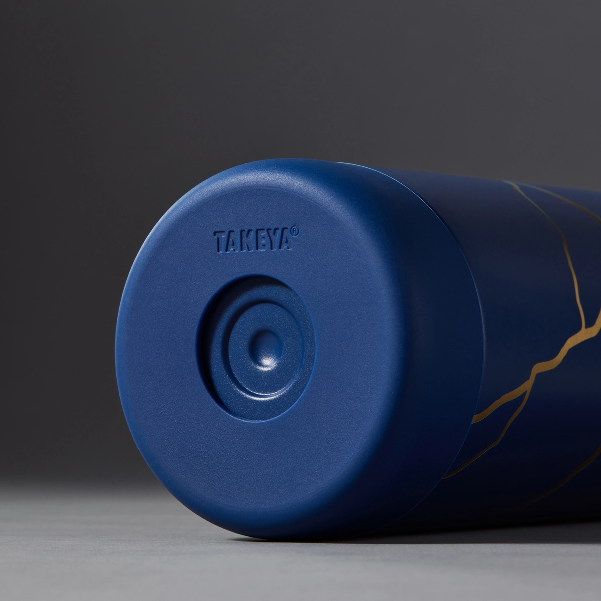 kintsugi-water-bottle-with-spout-lid-r5 51390-TK_HO25_Kintsugi_Takeya9249.png